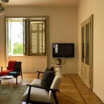 Private Near Bellagio On 펜션