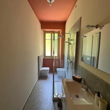 Private Near Bellagio On * Магрельо