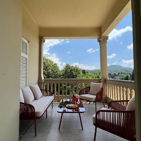Private Near Bellagio On * Магрельо