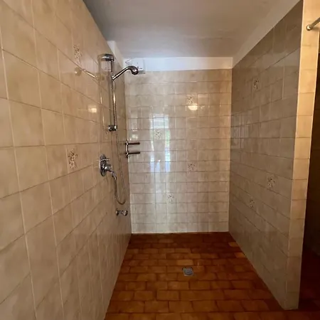 Private Near Bellagio On * Магрельо