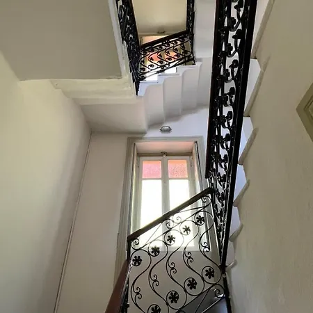 Private Near Bellagio On * Магрельо